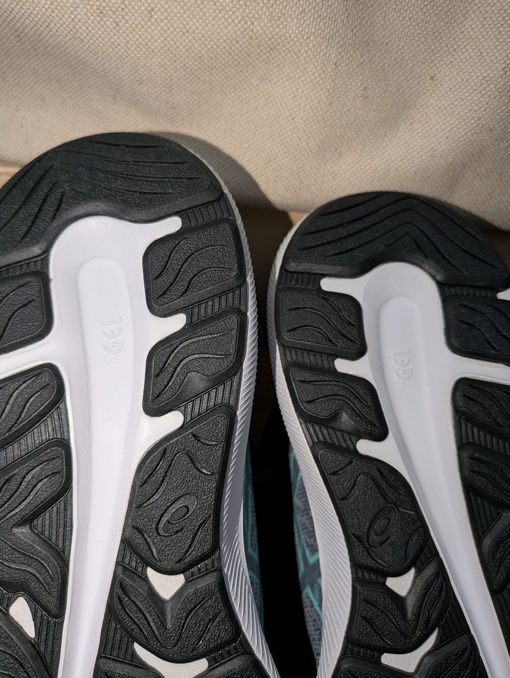 ASICS Gel Excite Excite 9 Running Shoes, Size 7.5 - Picture 9 of 11
